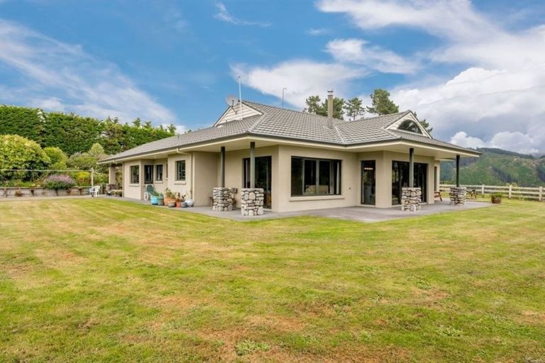 Photo of property in 94a Kaitawa Road, Hautere, Otaki, 5582