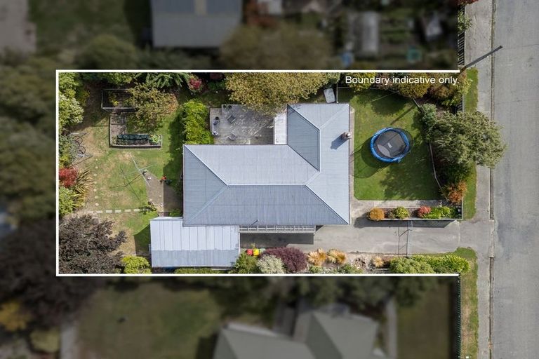 Photo of property in 15 Oxford Street, Waimate, 7924