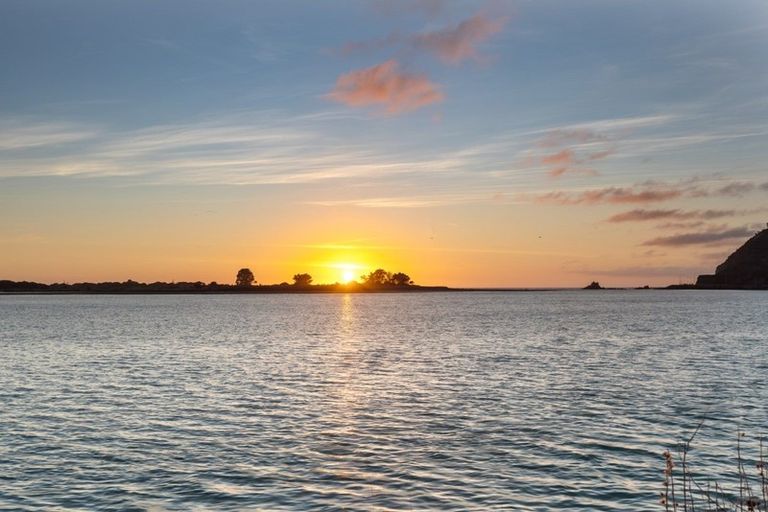 Photo of property in 109 Main Road, Redcliffs, Christchurch, 8081