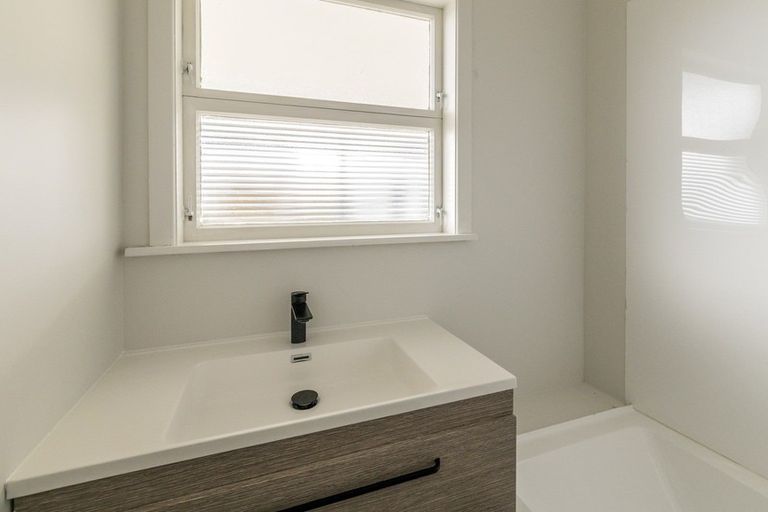 Photo of property in 35 Balmoral Street, Levin, 5510