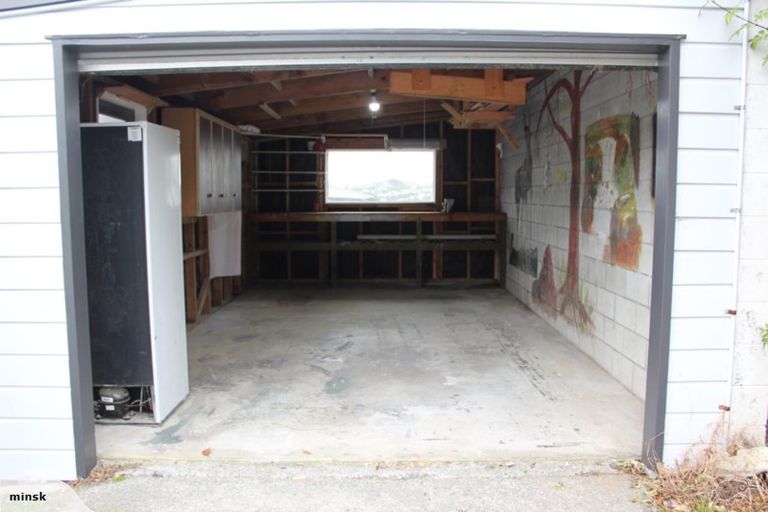 Photo of property in 41 Fitzpatrick Street, Newlands, Wellington, 6037