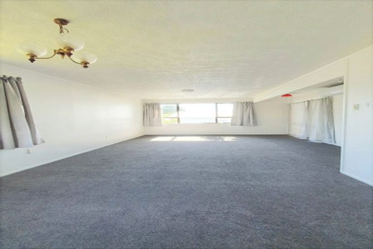 Photo of property in 19 Glen Norman Avenue, Henderson, Auckland, 0610