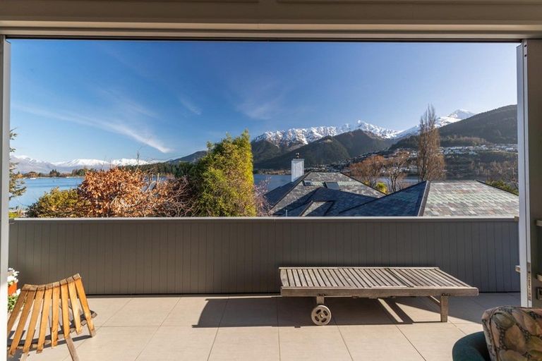 Photo of property in 37a Bay View Road, Kelvin Heights, Queenstown, 9300