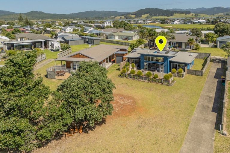 Photo of property in 113 Sands Crescent, Matarangi, Whitianga, 3592