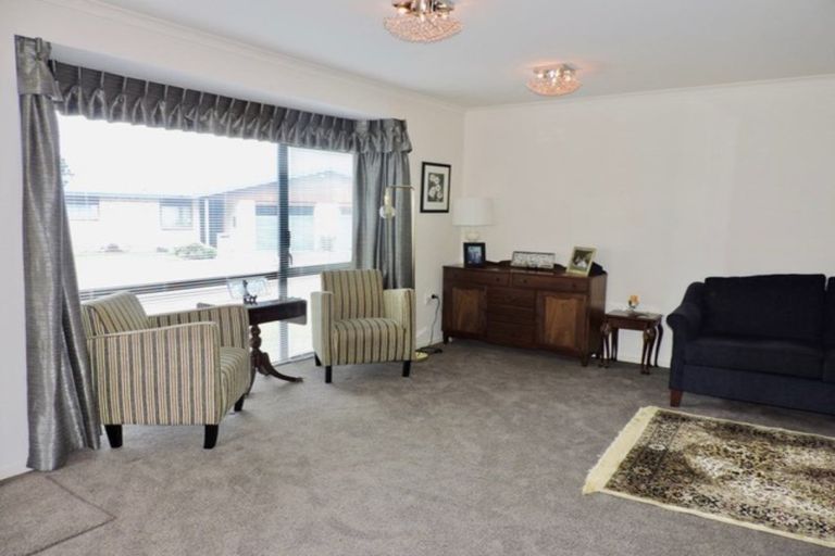 Photo of property in Redwood Village, 28/42 Main Road, Tawa, Wellington, 5028