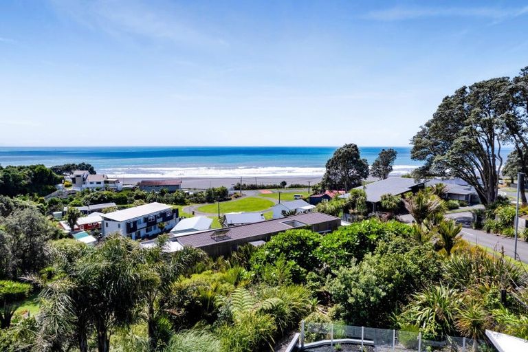 Photo of property in 14 Shearer Drive, Oakura, 4314