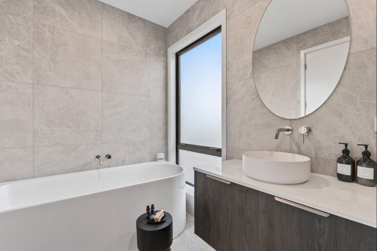 Photo of property in 11 Packer Road, Wanaka, 9382