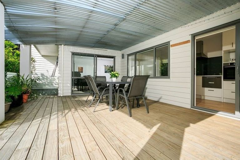 Photo of property in 106 Admirals Court Drive, Greenhithe, Auckland, 0632