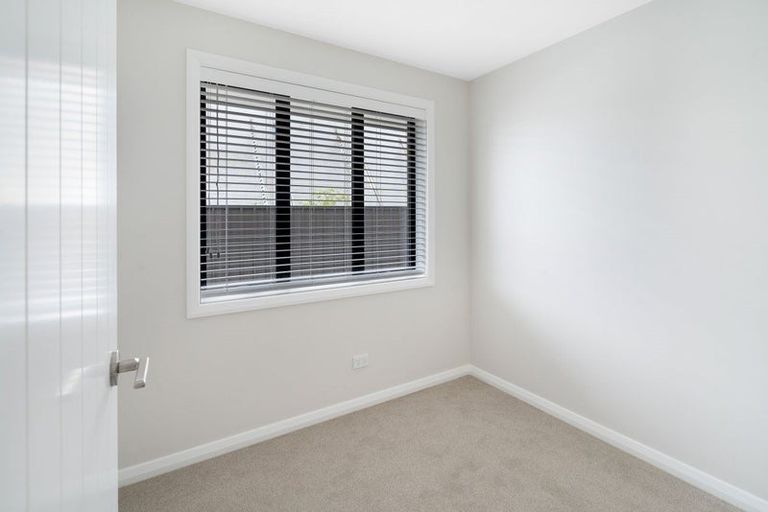 Photo of property in 11a Northcote Road, Northcote, Christchurch, 8052
