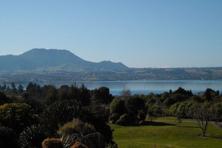 Photo of property in 25 Te Moenga Park, Acacia Bay, Taupo, 3330