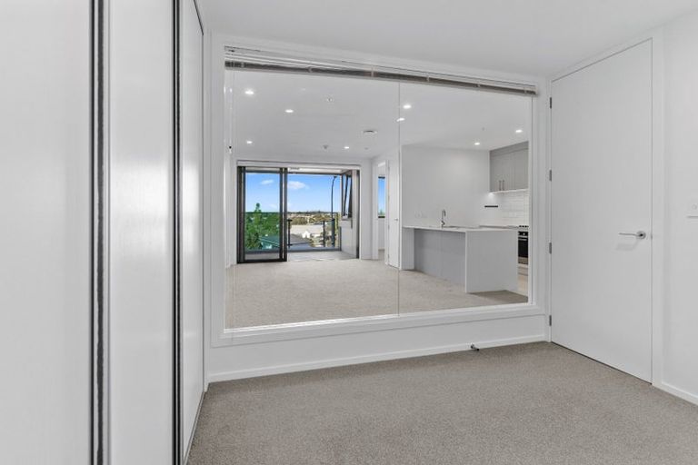 Photo of property in 203/6 Waikumete Road, Glen Eden, Auckland, 0602