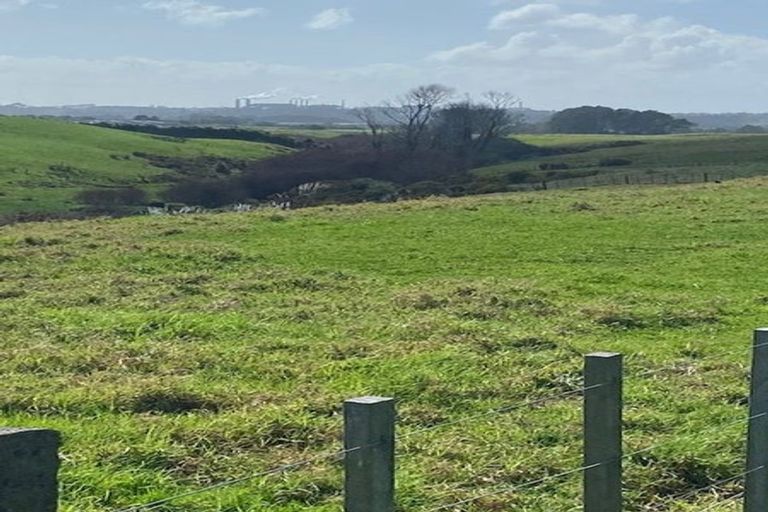 Photo of property in 84 Kaihau Road, Karioitahi, Waiuku, 2683