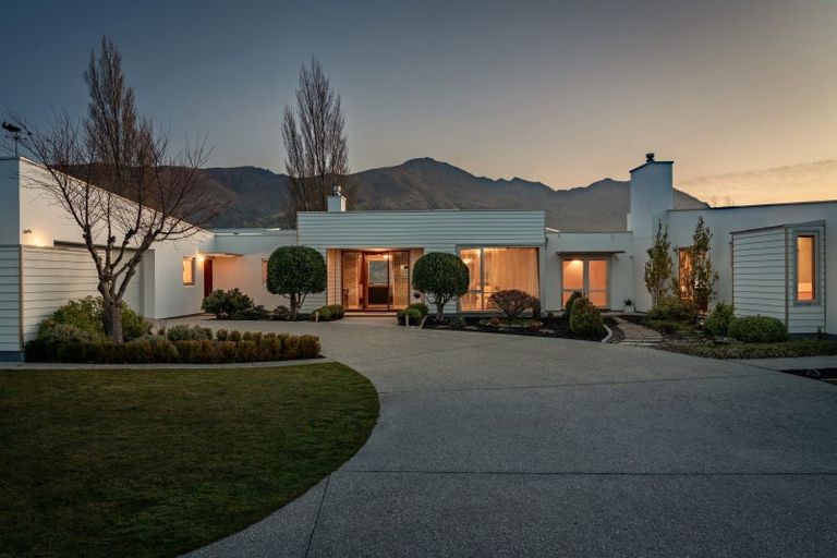 Photo of property in 27 Waimana Place, Wanaka, 9305