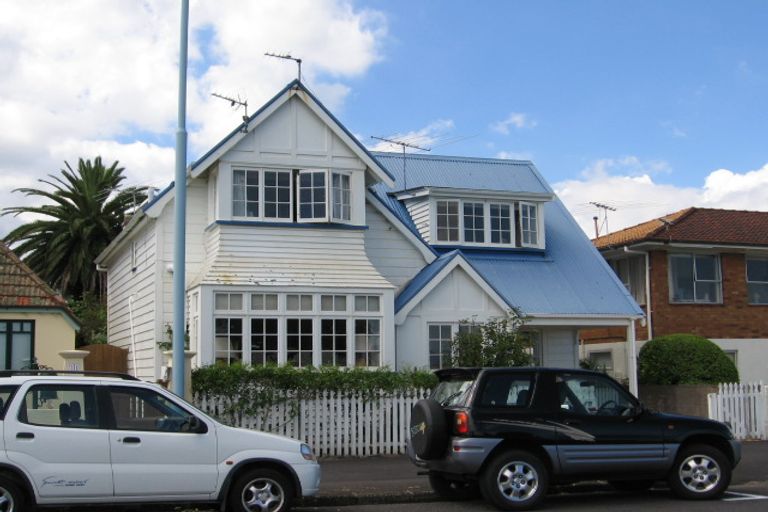 Photo of property in 10 Queens Parade, Devonport, Auckland, 0624