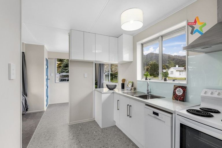 Photo of property in 15b Pencarrow Crescent, Wainuiomata, Lower Hutt, 5014