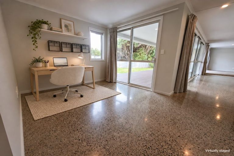 Photo of property in 18 Banks Boulevard, Whitby, Porirua, 5024
