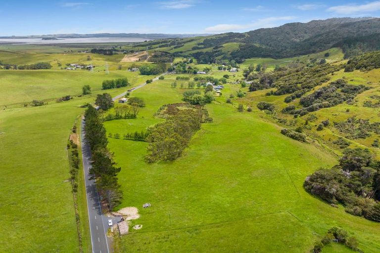 Photo of property in 3060 Kaipara Coast Highway, Glorit, 0984