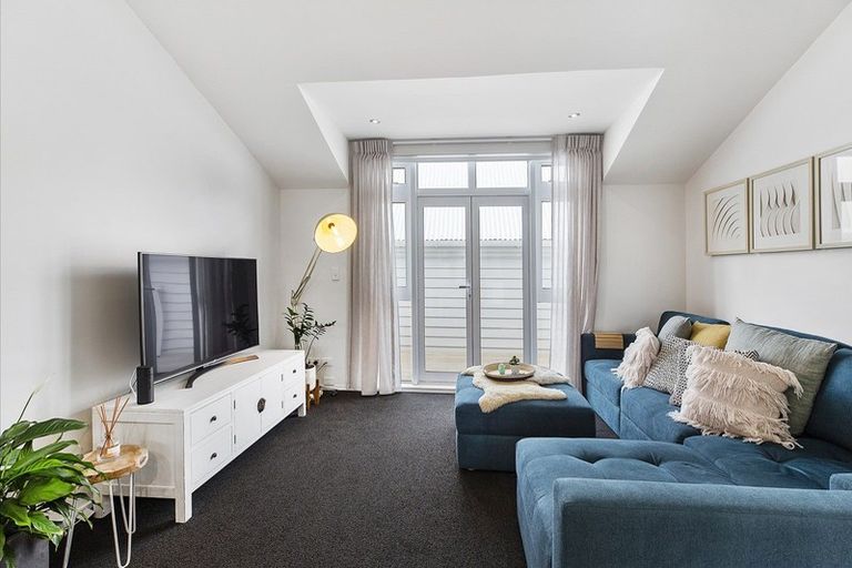 Photo of property in Pirie Street Townhouses, 19/35 Pirie Street, Mount Victoria, Wellington, 6011