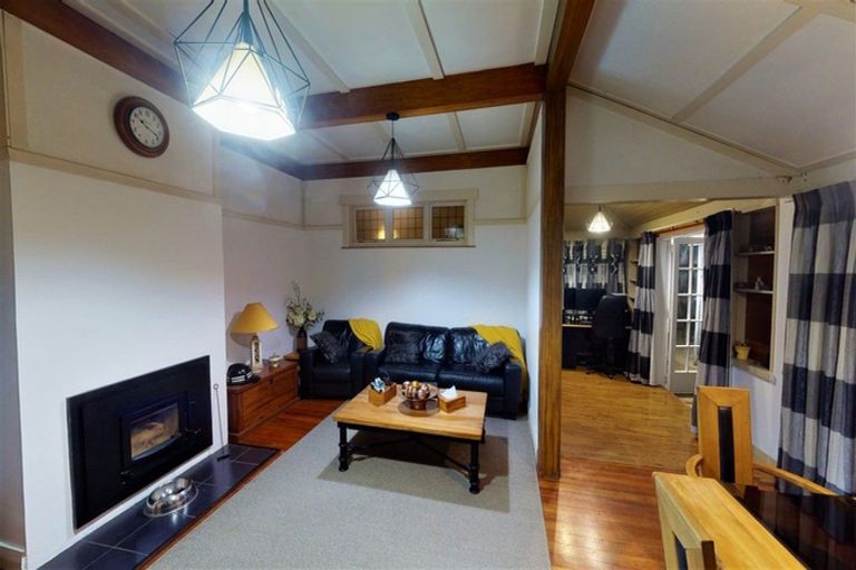 Photo of property in 556a Queen Street East, Levin, 5510