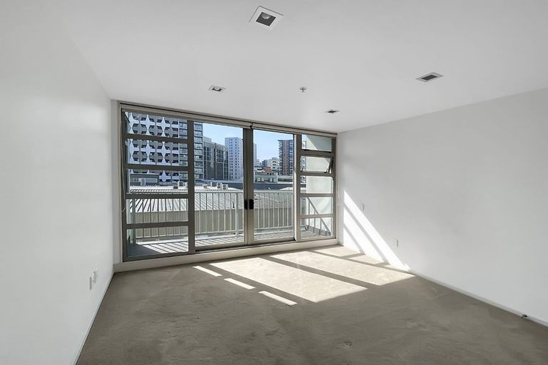 Photo of property in Q-central 44-58 Apartments, 2a/54 Liverpool Street, Auckland Central, Auckland, 1010
