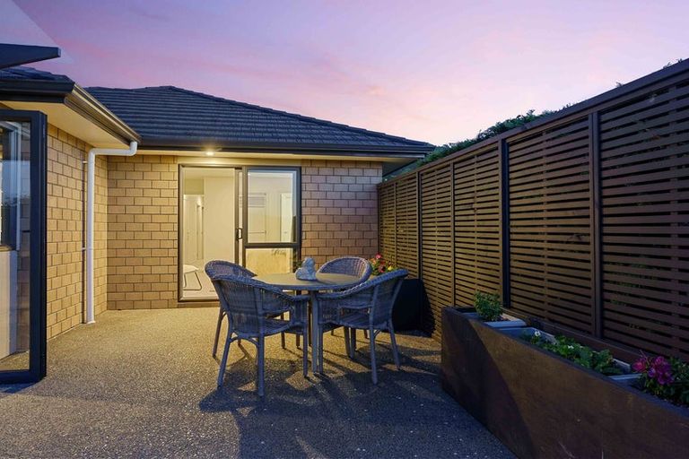 Photo of property in 7 Mahia Lane, Waikanae, 5036