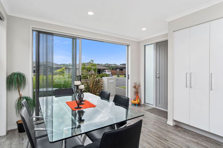 Photo of property in 42 Scoria Close, Pyes Pa, Tauranga, 3112