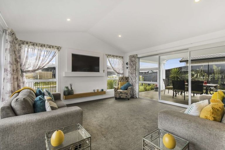 Photo of property in 1 Wahaika Way, Papamoa Beach, Papamoa, 3118
