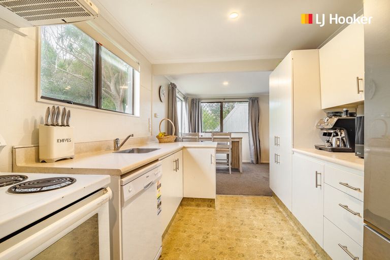 Photo of property in 27 Glenross Street, Glenross, Dunedin, 9011