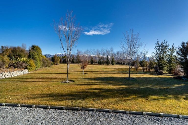 Photo of property in 16 Matukituki Crescent, Twizel, 7901