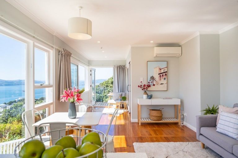 Photo of property in 35 Palliser Road, Roseneath, Wellington, 6011