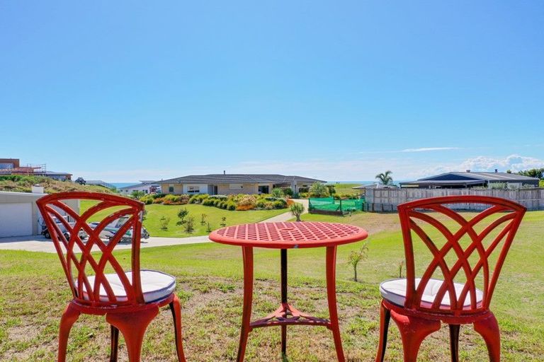 Photo of property in 45 Dawn Parade, Coastlands, Whakatane, 3120