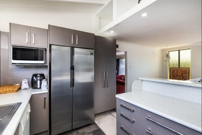 Photo of property in 15 Kotare Street, Hilltop, Taupo, 3330