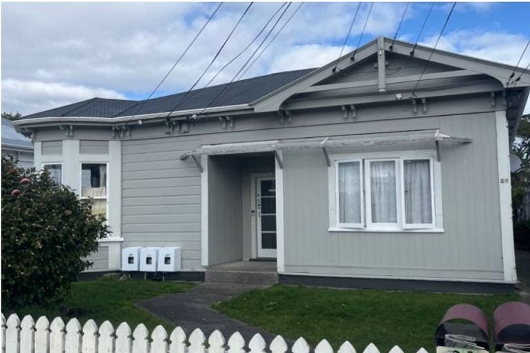 Photo of property in 8 Central Terrace, Alicetown, Lower Hutt, 5010