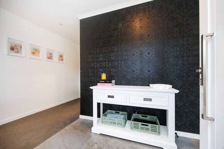 Photo of property in 24 Freedom Drive, Kelvin Grove, Palmerston North, 4414