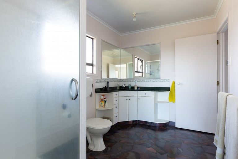 Photo of property in 167 Heta Road, Highlands Park, New Plymouth, 4312