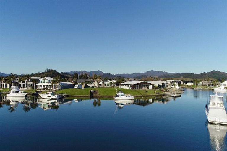 Photo of property in 32 Arawa Lane, Whitianga, 3510