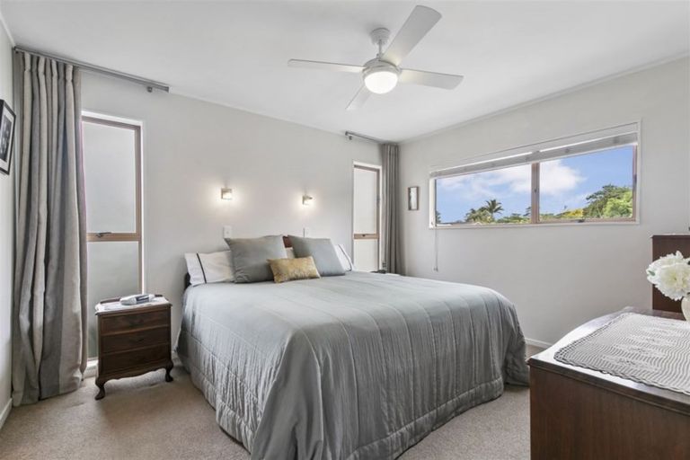 Photo of property in 13 James Evans Drive, Northcote, Auckland, 0627