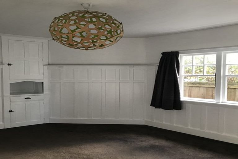 Photo of property in 216 Riccarton Road, Riccarton, Christchurch, 8041