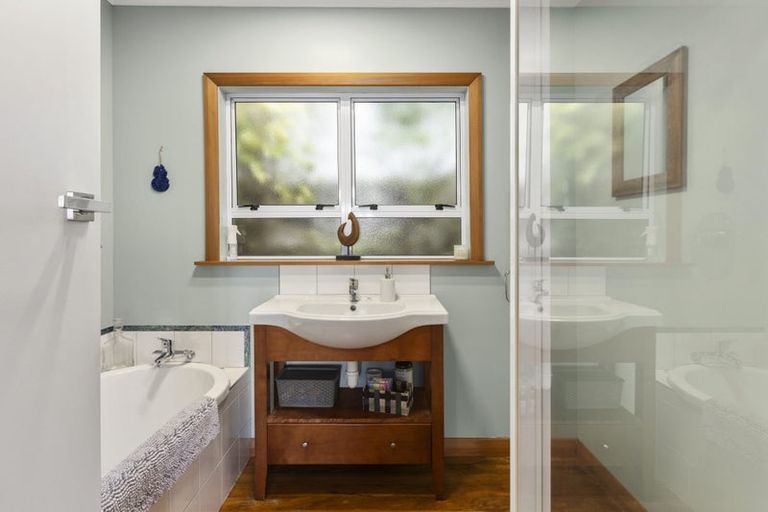 Photo of property in 66 Frankmoore Avenue, Johnsonville, Wellington, 6037