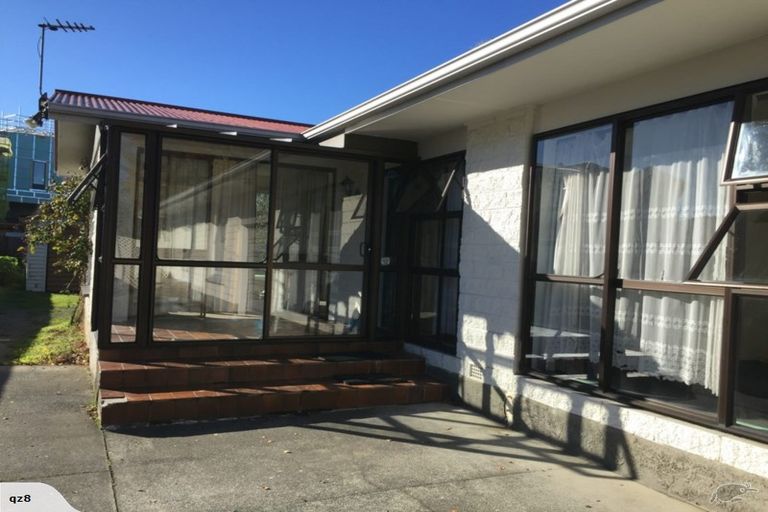 Photo of property in 2/406 Memorial Avenue, Burnside, Christchurch, 8053