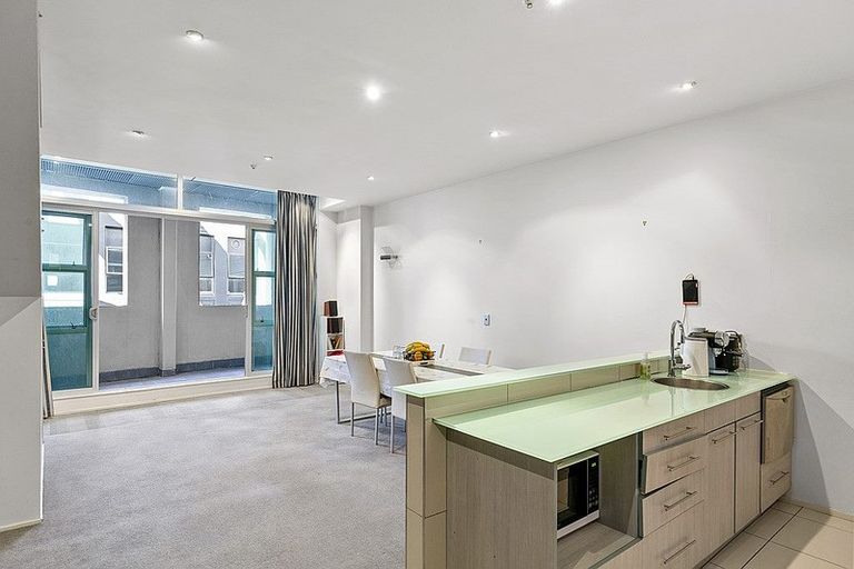 Photo of property in Hb Apartments, 4/3 Holland Street, Te Aro, Wellington, 6011