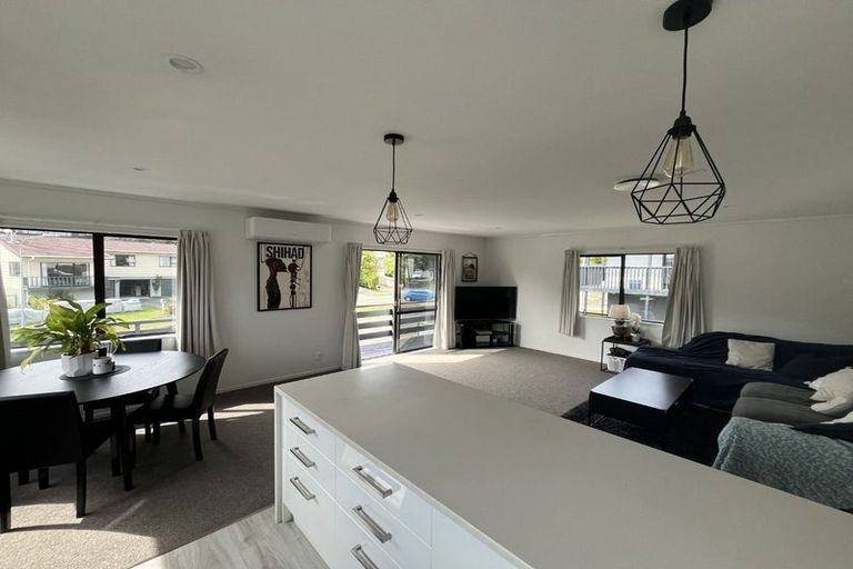 Photo of property in 58 Albatross Close, Whitby, Porirua, 5024