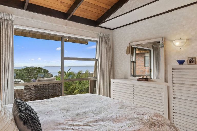 Photo of property in 31 Ridge Road, Waiake, Auckland, 0630