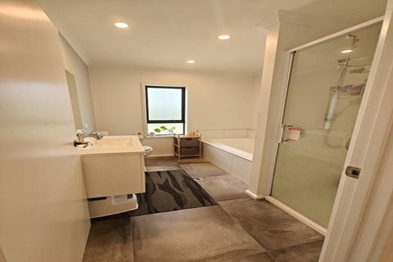 Photo of property in 93 Banks Street, Marfell, New Plymouth, 4310