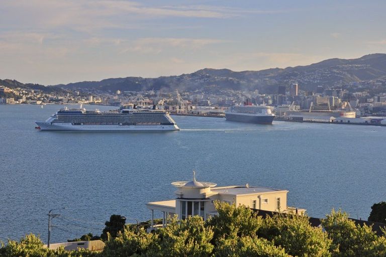 Photo of property in 9 Homebush Road, Khandallah, Wellington, 6035