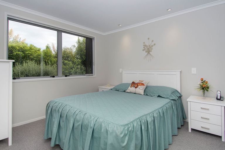 Photo of property in 42 Scoria Close, Pyes Pa, Tauranga, 3112