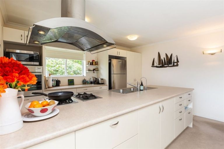 Photo of property in 79 Nimstedt Avenue, Oteha, Auckland, 0632