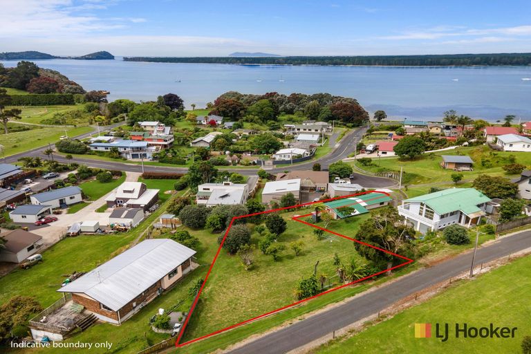 Photo of property in 16a Harbour View Road, Pukenui, 0484