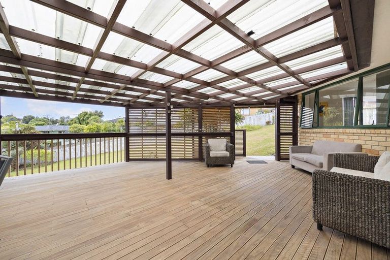 Photo of property in 21 Cartmel Avenue, Massey, Auckland, 0614