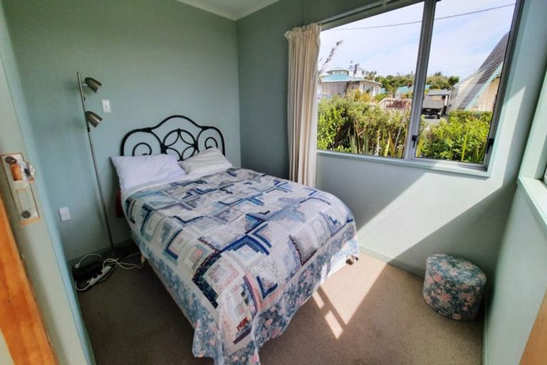Photo of property in 3 Esplanade, Kaka Point, 9271